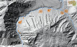 Fundbereiche (1 Unterkainisch-Kalßwirt, 2 Paulpötschen, 3 Quellfundstelle „Saustall“, 4 Quellfundstelle „Schlömmingerquelle“, 5 Koppentretalm) und Einzelmünzfundstellen (orange Punkte) im Koppental.