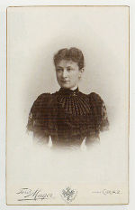 Abb. 1: Gisela Freiin von Lazarini (1857–1908). Die Adelige erhielt 1882 eine Präbende des Grazer Damenstifts und wurde 1890 dessen Oberin