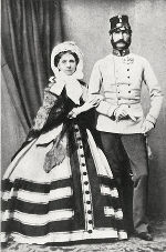 Abb. 1: Prinz Alexander von Hessen (1823–1888) und seine morganatische Gemahlin Julie Gräfin Hauke, Prinzessin von Battenberg (1825–1895). Auf dieses Paar geht das Haus Battenberg/Mount-
 batten zurück. 